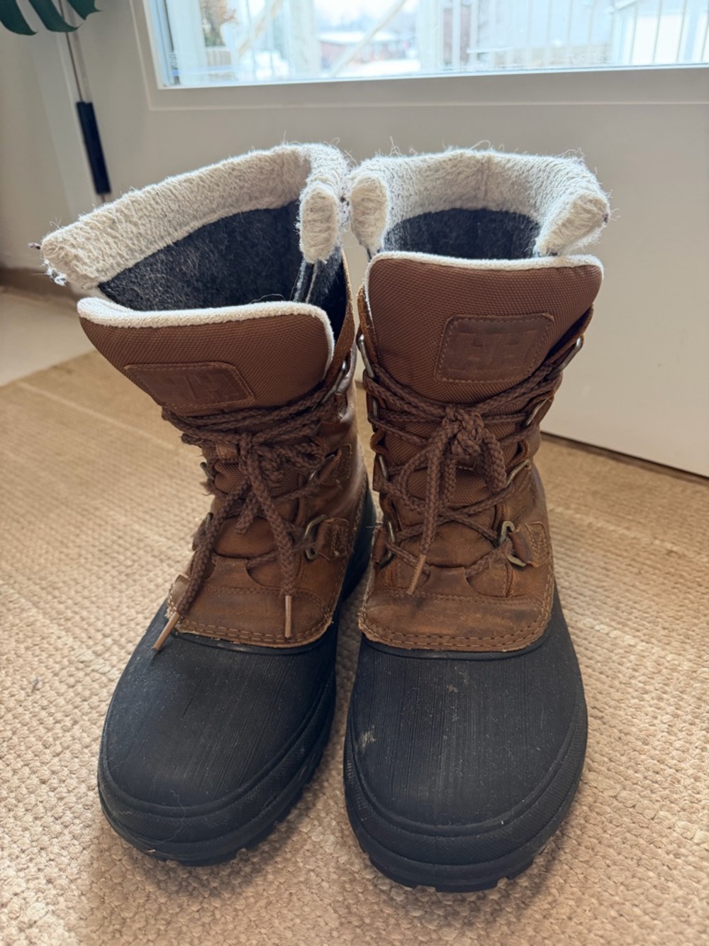 Helly Hansen Brown Leather Winter Boots with Shearling Lining
